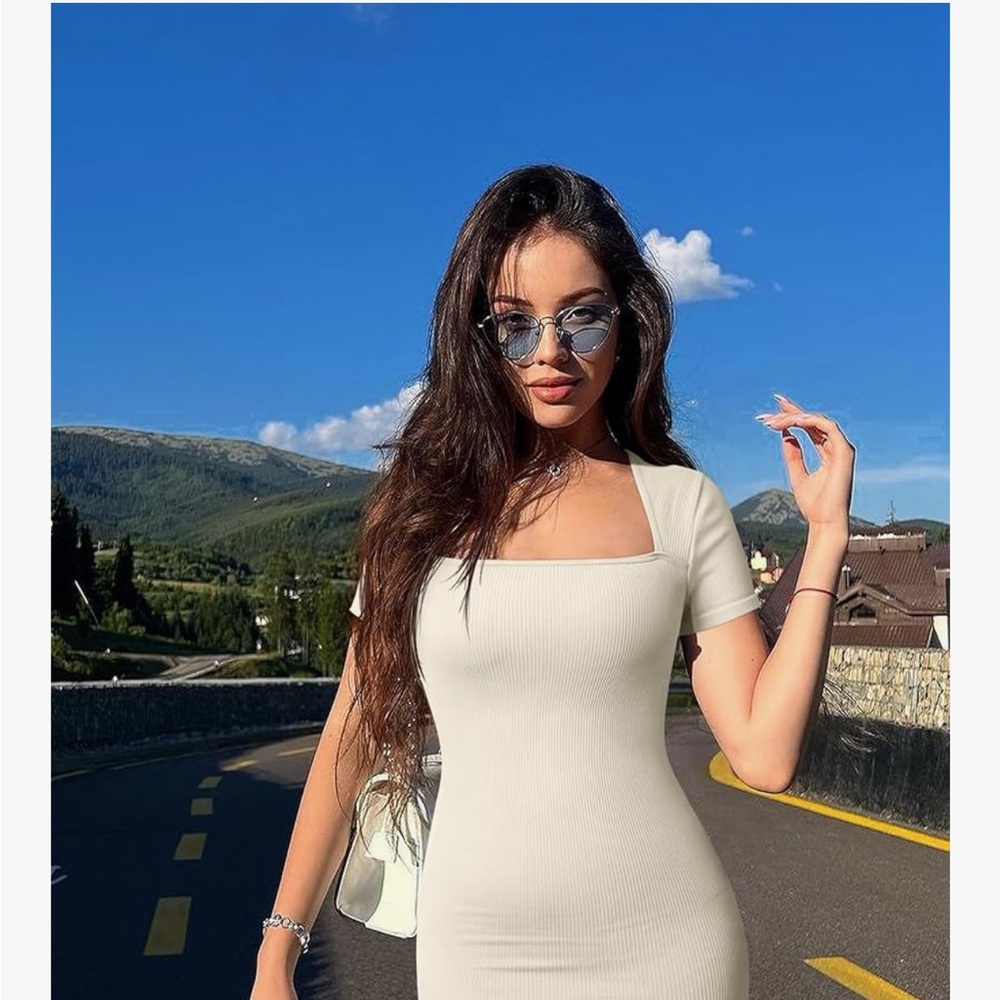 Slim Square Neck Short Sleeve Dress in Cream